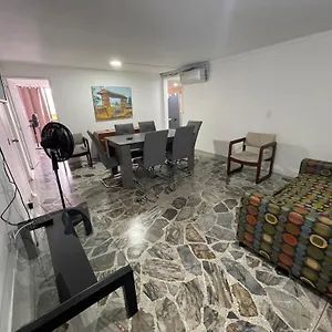  Apartamento Comodo En Laureles, Grande, Centrico ,bien Ubicado Apto203